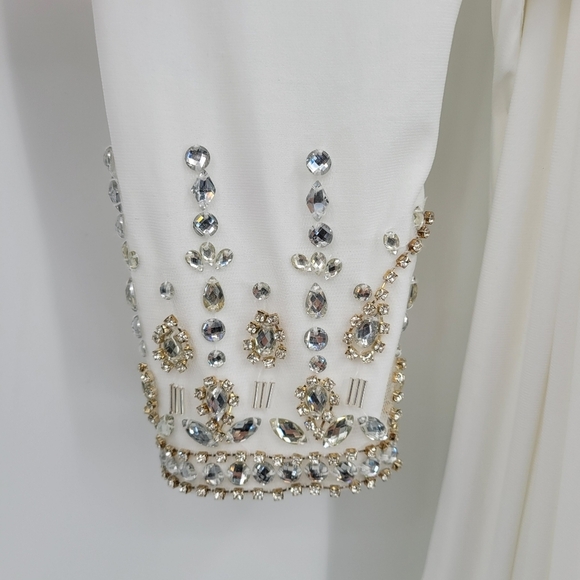 Mac Duggal Jewel Cuffed Asymmetrical Off Shoulder White Dress - Picture 4 of 10